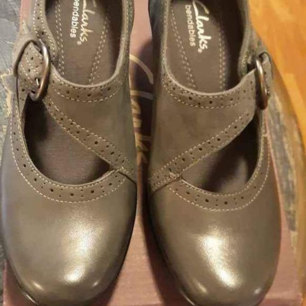 Clark Bendables Leather Mary Jane Heels Shoes Size 5M